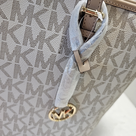 ✨️NWT Michael Kors Large Caramel Monogram LogoTote Bag - Picture 5 of 8